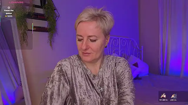 Nika Smit online show from February 2026 05:48:01 AM