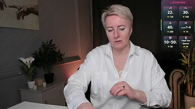 Nika Smit online show from April 2026 09:01:02 AM