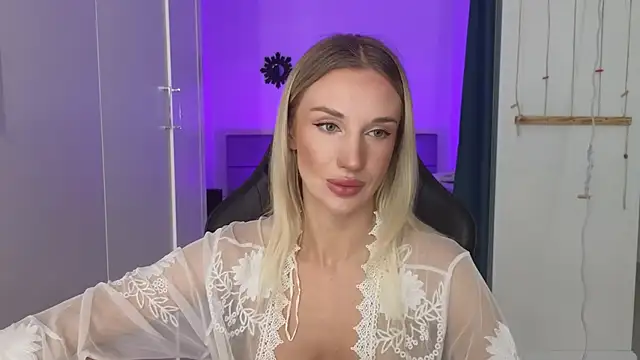 Megan Kira online show from July 2026 04:39:02 AM
