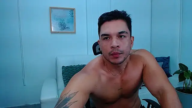 estebandelouis online show from February 2025 09:46:01 PM