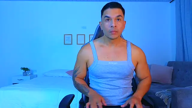 Snapshot of estebandelouis chatting on August 2026 10:10:01 AM estebandelouis online show from August 2026 10:10:01 AM