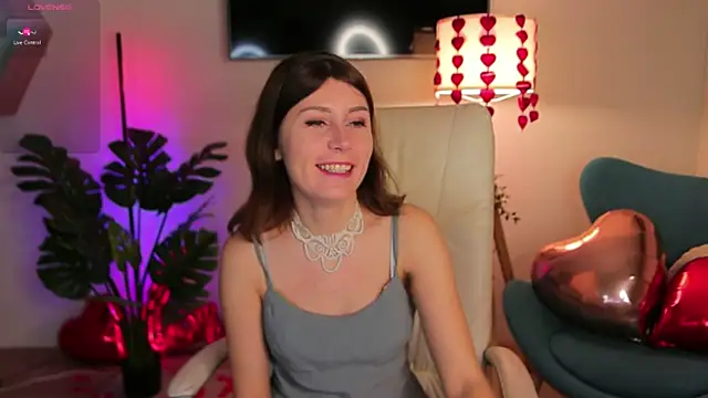 Snapshot of Hailey_Green chatting on February 2025 07:21:01 PM Hailey Green online show from February 2025 07:21:01 PM