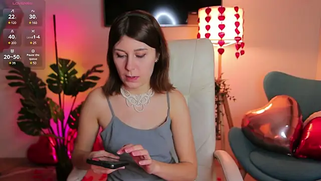 Snapshot of Hailey_Green chatting on February 2025 10:33:01 PM Hailey Green online show from February 2025 10:33:01 PM