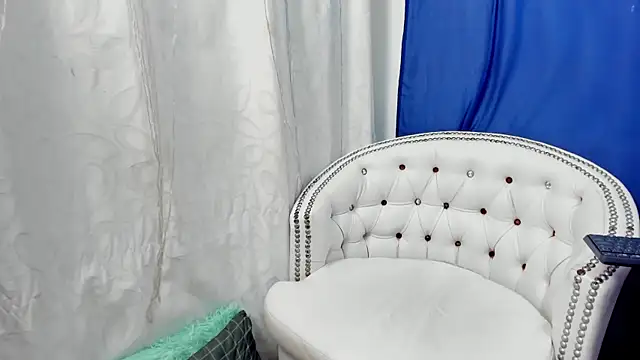 Snapshot of Analia18_ chatting on January 2025 03:00:02 PM Analia18 online show from January 2025 03:00:02 PM