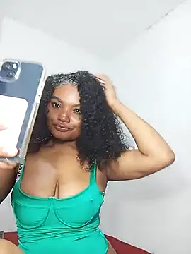 Snapshot of gianna_smith chatting on May 2026 10:51:01 PM gianna smith online show from May 2026 10:51:01 PM