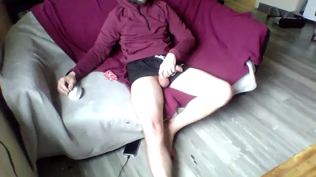 maccdaddy87 online show from April 2026 08:17:02 PM