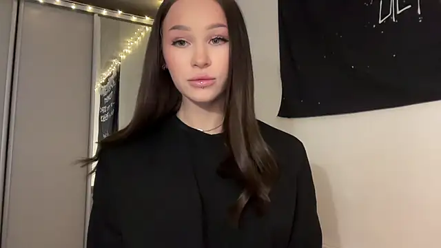 ur molly online show from March 2026 06:19:01 AM