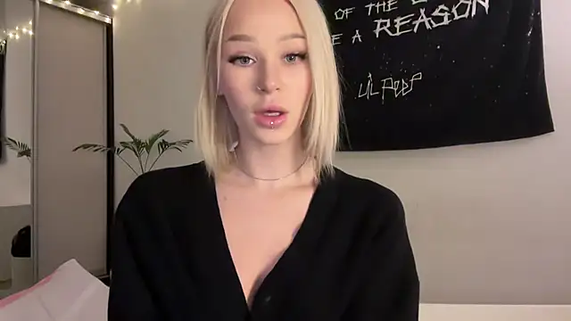 ur molly online show from April 2026 01:42:02 PM