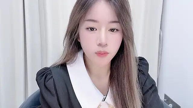 chloe-01 online show from December 2024 12:22:02 PM