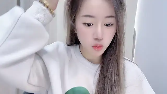 chloe-01 online show from December 2024 04:18:02 AM