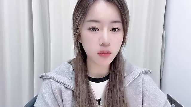 chloe-01 online show from December 2024 12:45:02 PM