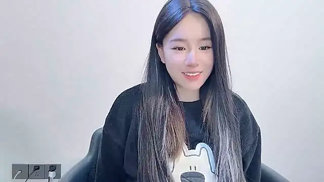 chloe-01 online show from December 2025 05:02:02 AM