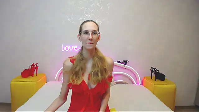 KlaryBrait online show from March 2025 04:33:02 PM