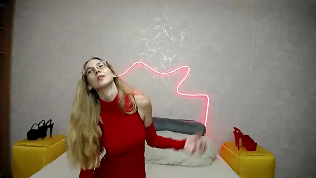 KlaryBrait online show from October 2025 04:49:02 PM