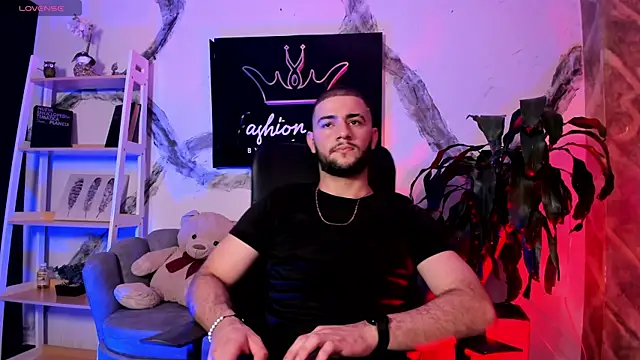 MaximusDick1  online show from January 2026 04:27:02 AM