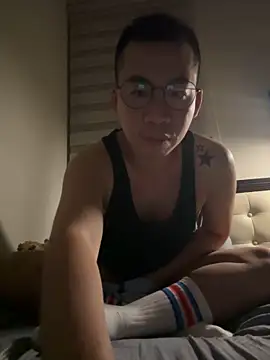 lucaboggy online show from November 2025 08:40:01 PM