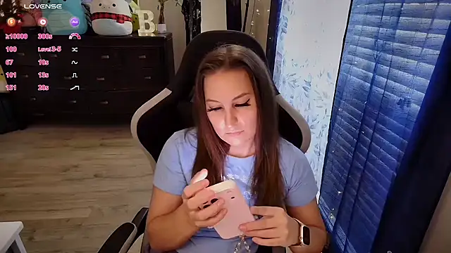 Brooklyn Bee online show from November 2025 09:37:01 PM