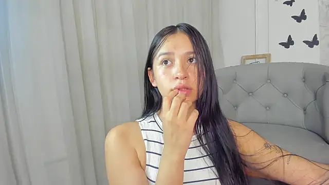 Snapshot of Foxy200__ chatting on January 2025 11:47:01 PM Foxy200 online show from January 2025 11:47:01 PM