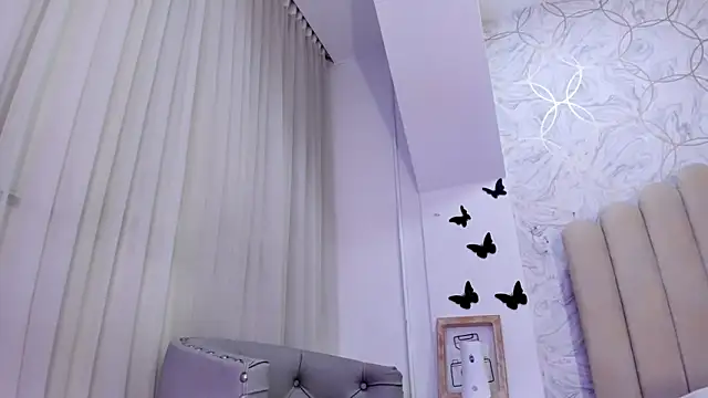 Snapshot of Foxy200__ chatting on January 2025 11:51:01 PM Foxy200 online show from January 2025 11:51:01 PM