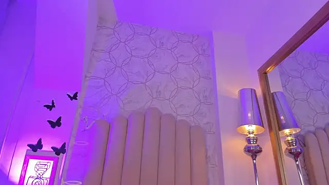 Foxy200   online show from January 2026 08:01:01 PM