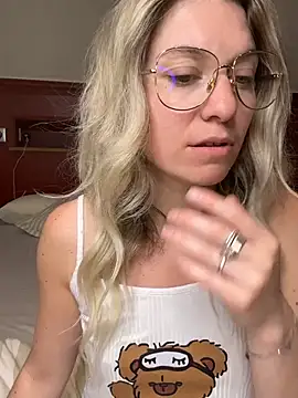 carlaaa online show from April 2026 08:59:02 PM