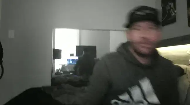 Snapshot of Edward_LongCock chatting on January 2025 04:07:01 AM Edward LongCock online show from January 2025 04:07:01 AM