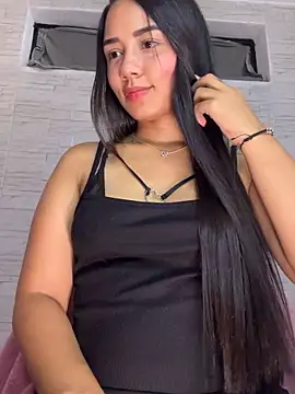 Snapshot of _Luana chatting on June 2026 01:54:01 AM Luana online show from June 2026 01:54:01 AM