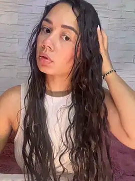 Snapshot of _Luana chatting on July 2026 02:33:02 AM Luana online show from July 2026 02:33:02 AM