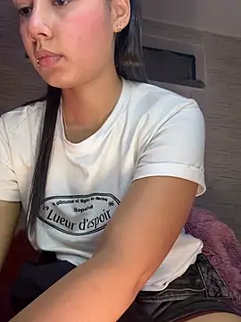 Snapshot of _Luana chatting on July 2026 01:19:01 AM Luana online show from July 2026 01:19:01 AM