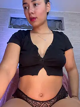 Snapshot of _Luana chatting on July 2026 01:15:02 AM Luana online show from July 2026 01:15:02 AM