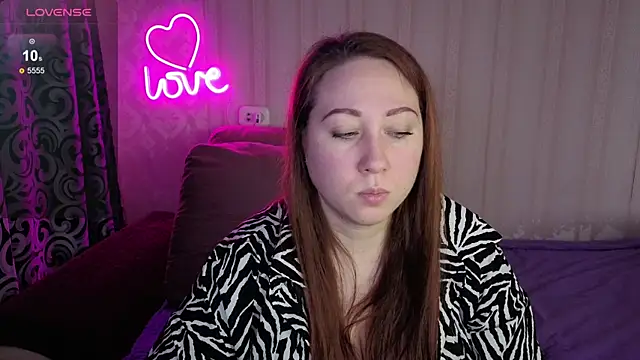 KellyCrystall online show from November 2025 06:46:01 AM