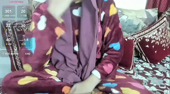 Snapshot of Reika_01 chatting on December 2024 02:49:02 AM Reika 01 online show from December 2024 02:49:02 AM