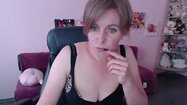 Hot Milady online show from May 2026 07:48:01 AM