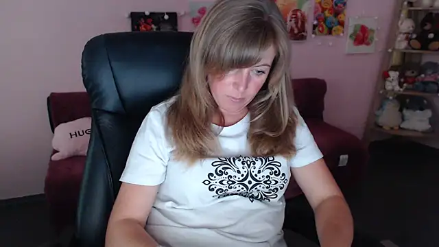 Hot Milady online show from June 2026 07:17:01 AM
