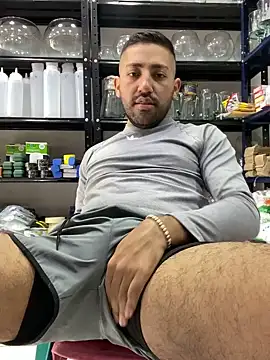 JuanZapata33 online show from December 2024 06:53:01 PM