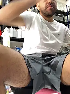 JuanZapata33 online show from January 2025 05:15:02 PM