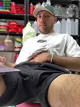 JuanZapata33 online show from January 2025 06:49:01 PM