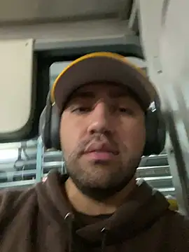 JuanZapata33 online show from February 2025 11:25:02 PM