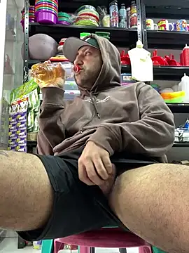 JuanZapata33 online show from March 2025 10:05:01 PM