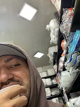 JuanZapata33 online show from February 2026 10:14:01 PM