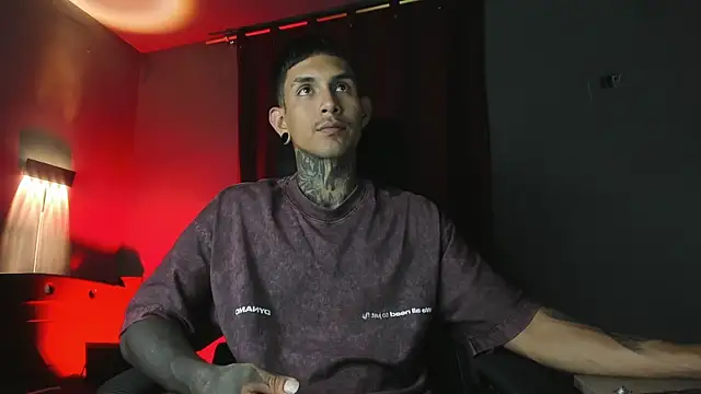 Travistanner 28 online show from April 2026 03:49:02 AM