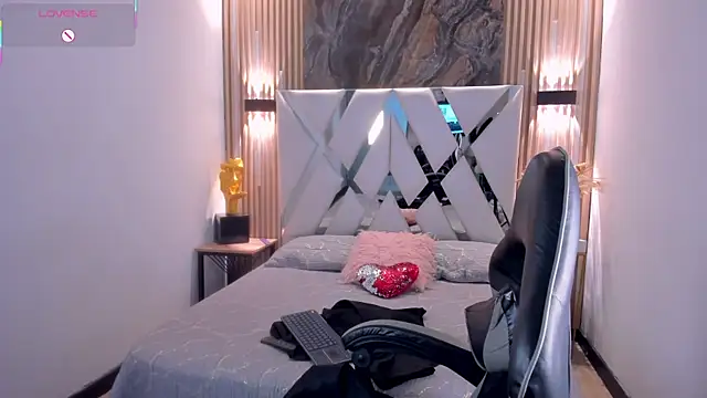 Valery wang online show from April 2026 12:08:02 PM