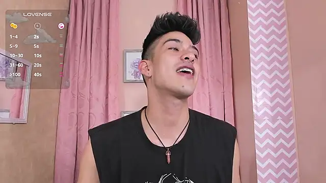 Snapshot of Ryan_Clark_ chatting on December 2024 08:18:01 PM Ryan Clark online show from December 2024 08:18:01 PM