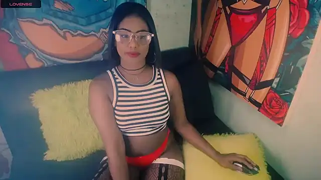 Littleindianmilf online show from November 2025 09:25:01 AM