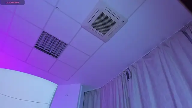 Snapshot of SinCityLiz chatting on November 2025 10:47:01 PM SinCityLiz online show from November 2025 10:47:01 PM