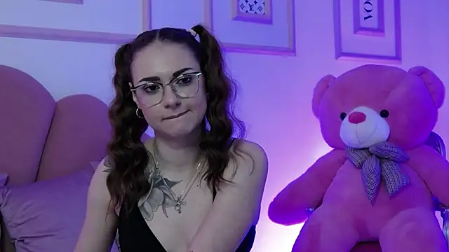 Abby  White online show from January 2025 08:49:02 PM