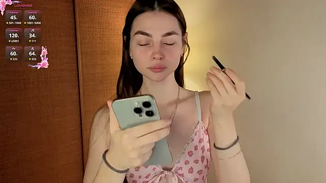 Snapshot of MaryJacksoon chatting on October 2025 08:18:01 AM MaryJacksoon online show from October 2025 08:18:01 AM