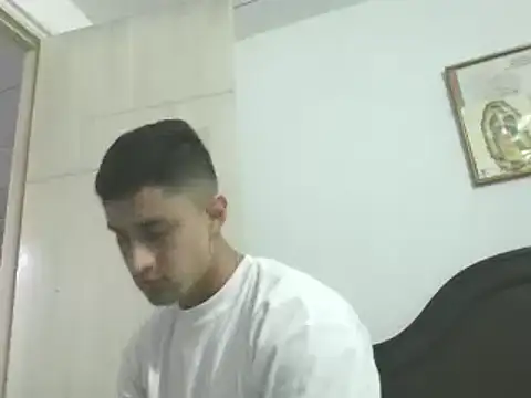 Snapshot of Danifornari chatting on December 2024 07:38:02 PM Danifornari online show from December 2024 07:38:02 PM