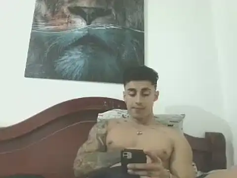 Snapshot of Danifornari chatting on March 2025 09:51:01 PM Danifornari online show from March 2025 09:51:01 PM