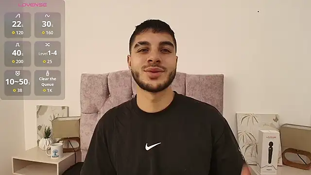 Amadeo Wild online show from October 2025 04:13:02 PM